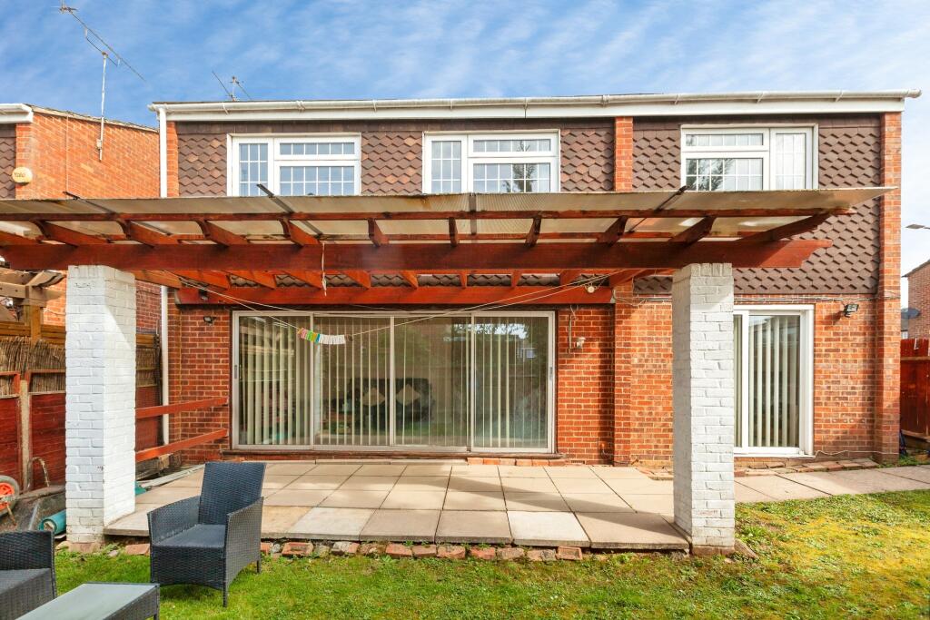 House in Slough - View 2