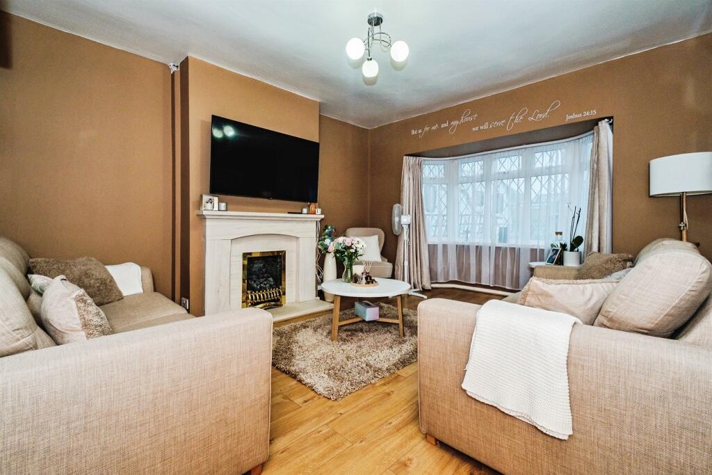 Upper Brighton Road, Sompting, Lancing photo 4