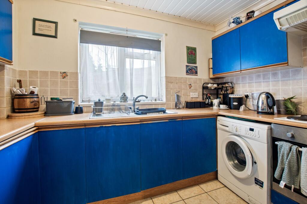 Apartment in Poole - View 3