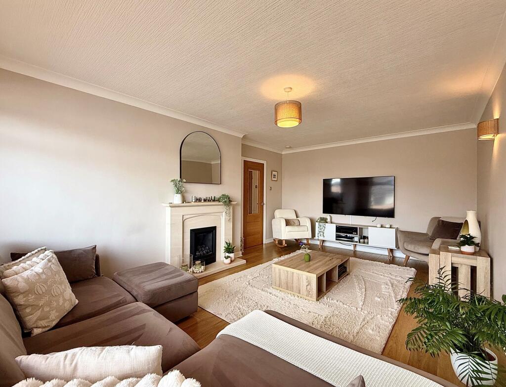 11, Brandon Gardens, Prestwick, KA9 photo 2