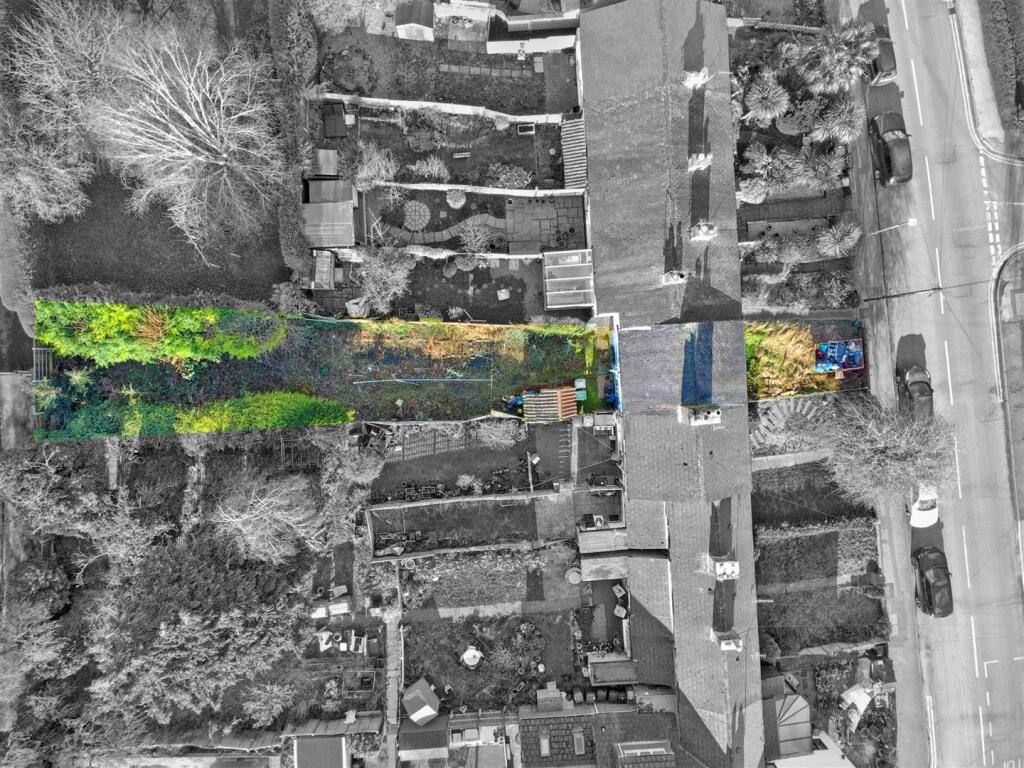 House in Nottingham, Burton Joyce - View 2