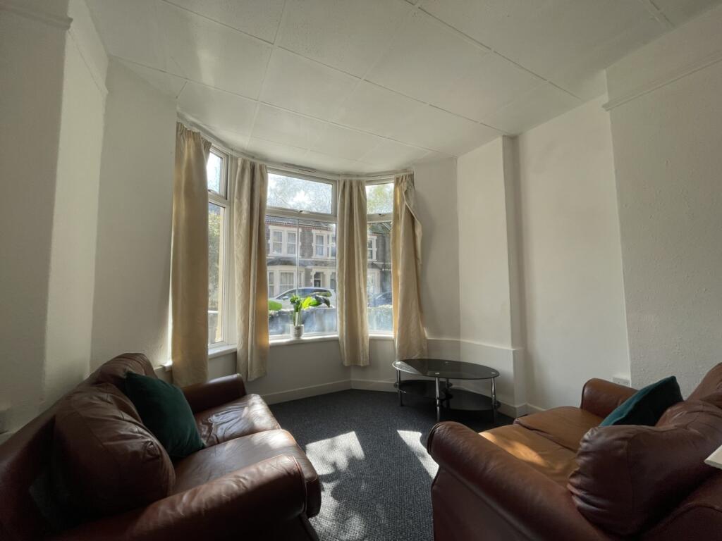 Apartment in Cardiff, Adamsdown - View 2