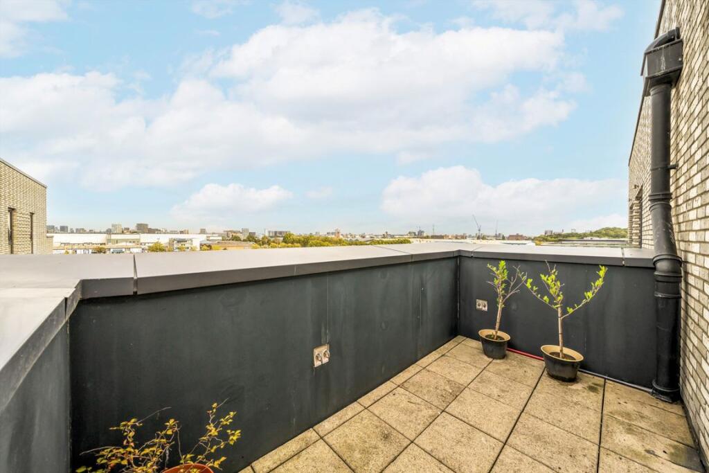 Apartment in London - View 4