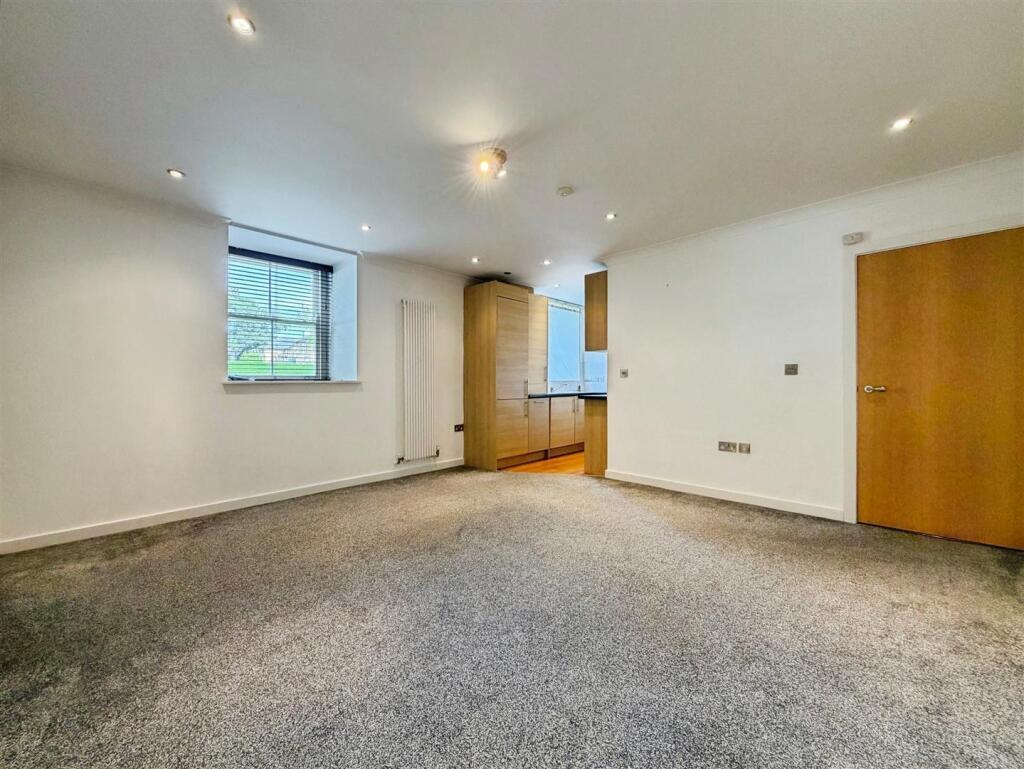 Apartment in Nottingham - View 5