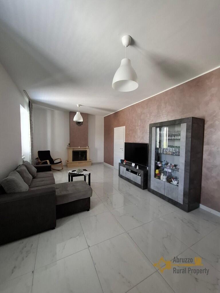 Main image of property: Carunchio, Chieti, Abruzzo