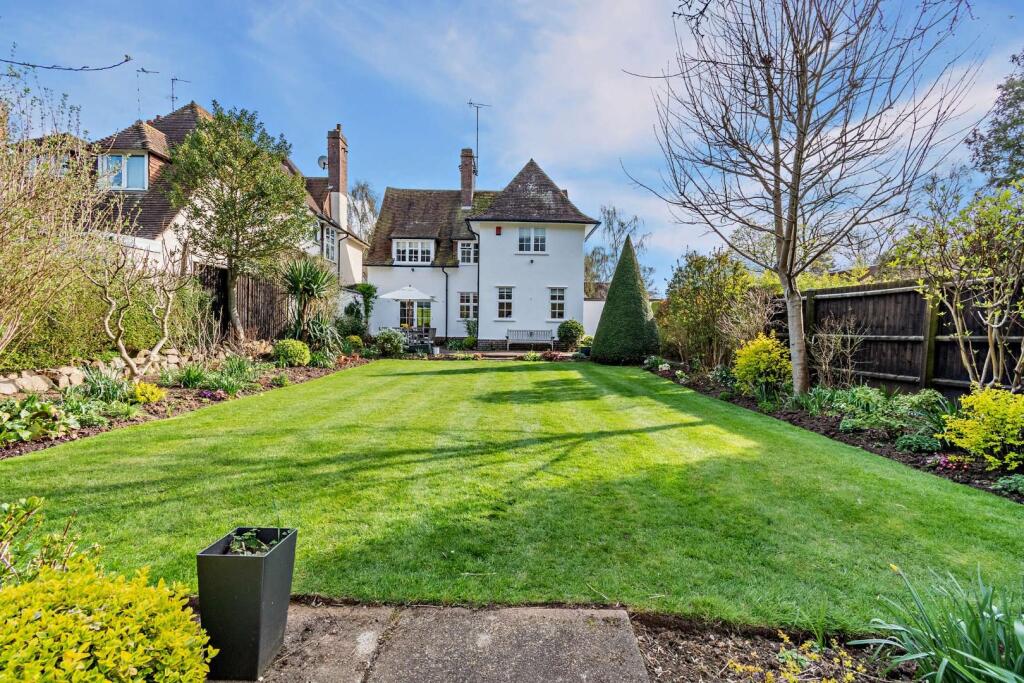 Meadowcourt Road, Oadby, Leicestershire photo 4