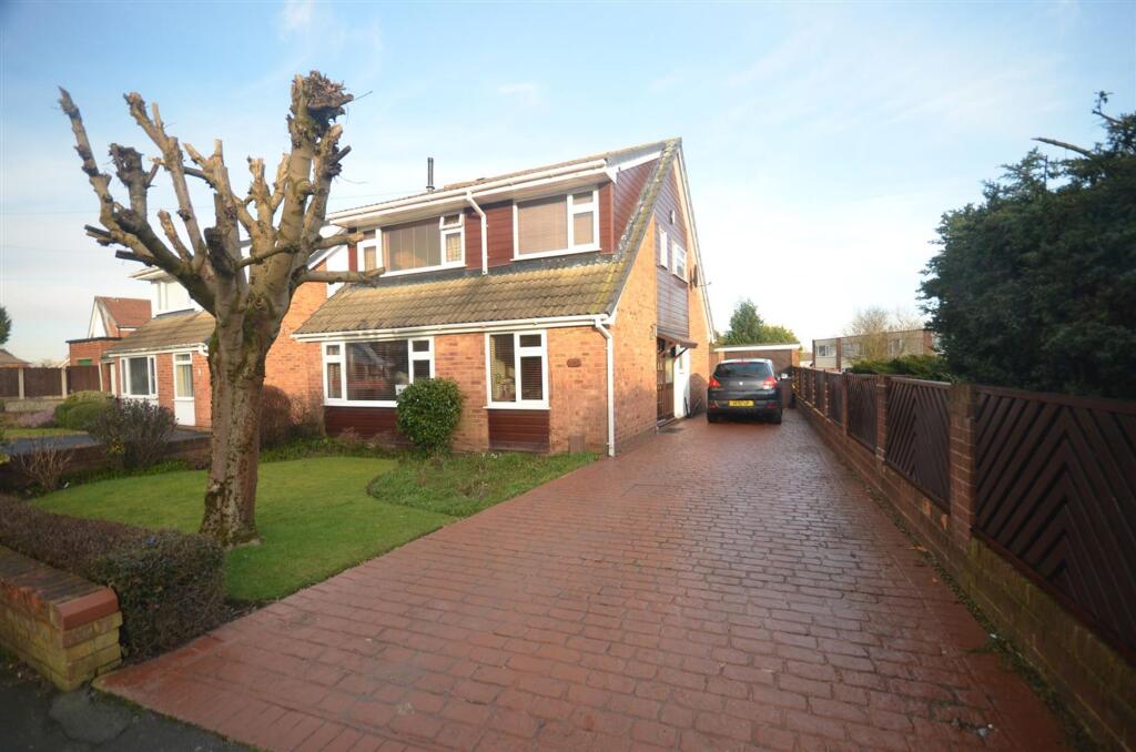 3-bed house on Dunbeath Avenue, Rainhill, L35, £295,995
