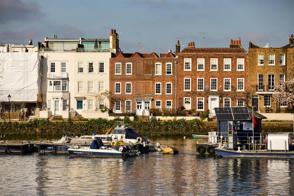 5-bed terraced on Strand On The Green, Chiswick, W4, £2,000,000