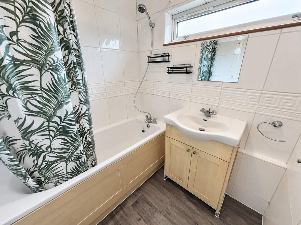 Apartment in Stevenage, Hertfordshire - More