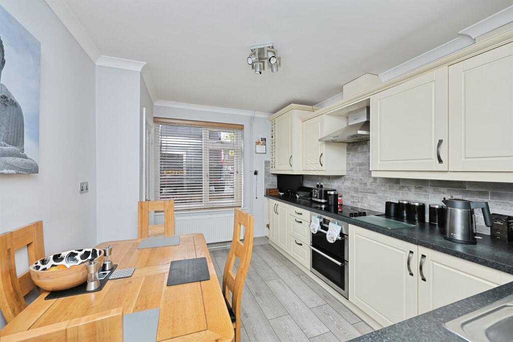 House in Norwich, Earlham Rise - More