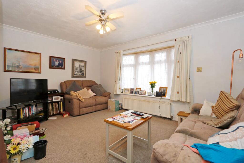 Eversley Road, Benfleet, Essex photo 4