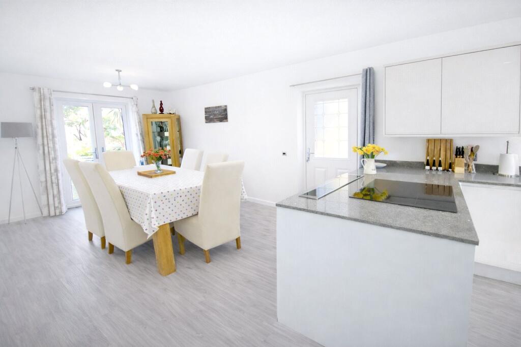 Beuzeville Avenue, Hailsham, East Sussex, BN27 photo 4