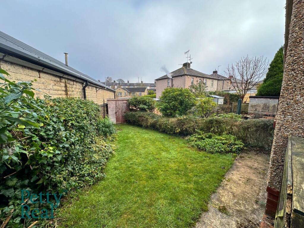 Kirkdene Avenue, Foulridge - More