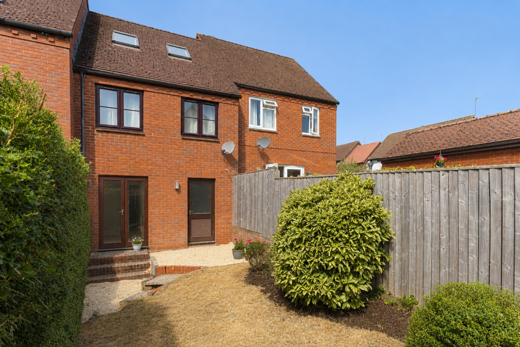 Rolls Court, Wantage photo 2