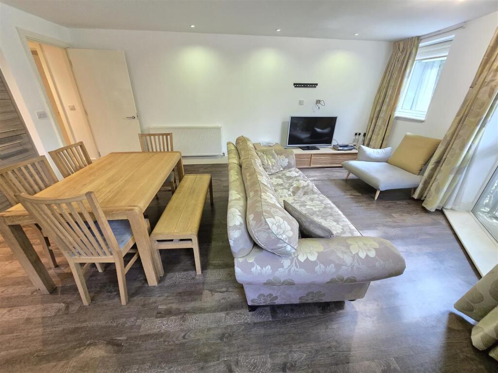 Apartment in London, Stanmore Place, Stanmore - View 4