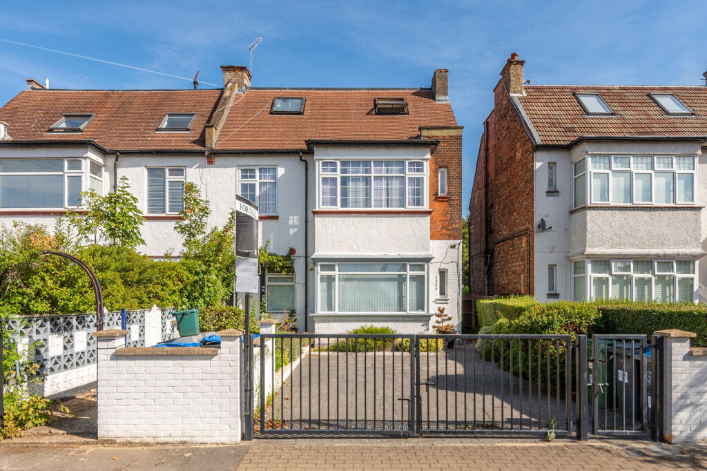 Apartment in London - View 5