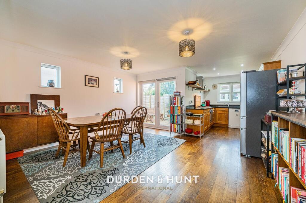Westleigh Avenue, Leigh-On-Sea, SS9 photo 2