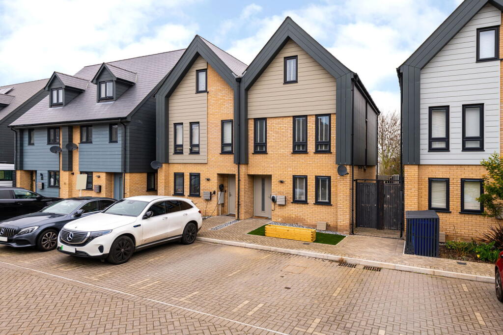 Main image of property: Commodores Close,Sheerness,Kent,ME12 3UU