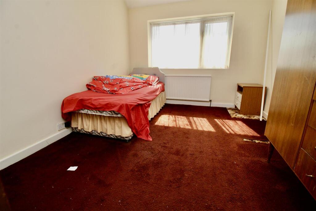 Eileen Gardens, Kingshurst, Birmingham - More