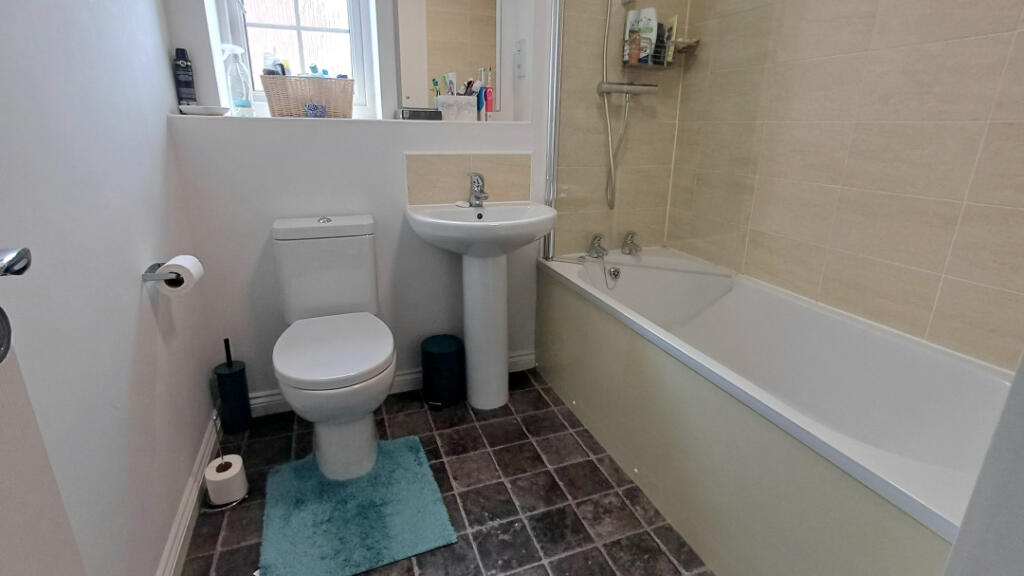 House in Chester, Mickle Trafford and District - View 5