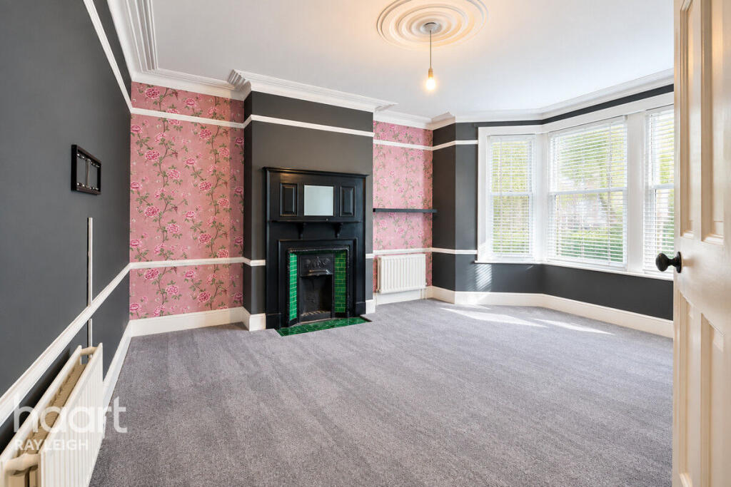 Apartment in Southend-on-Sea - View 3