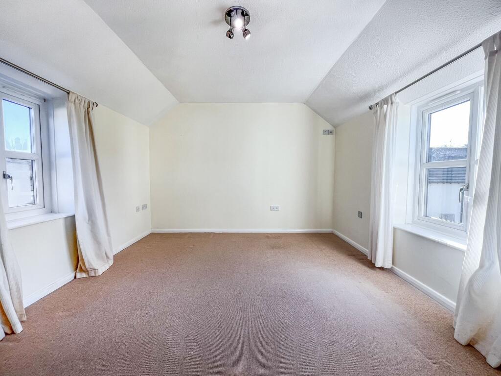 24, Ashburn Gardens, Ashburton photo 2