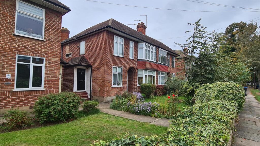 Main image of property: Myddleton Ave, Enfield, EN1