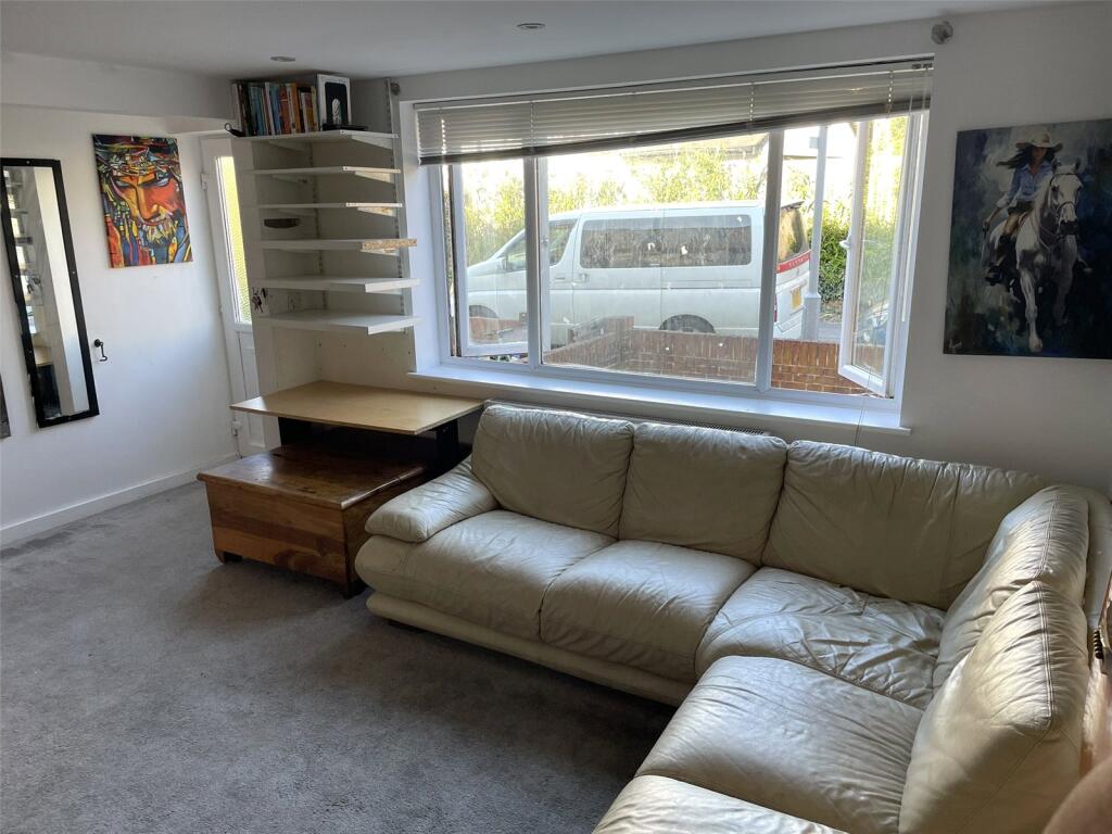 Apartment in Wokingham - View 3
