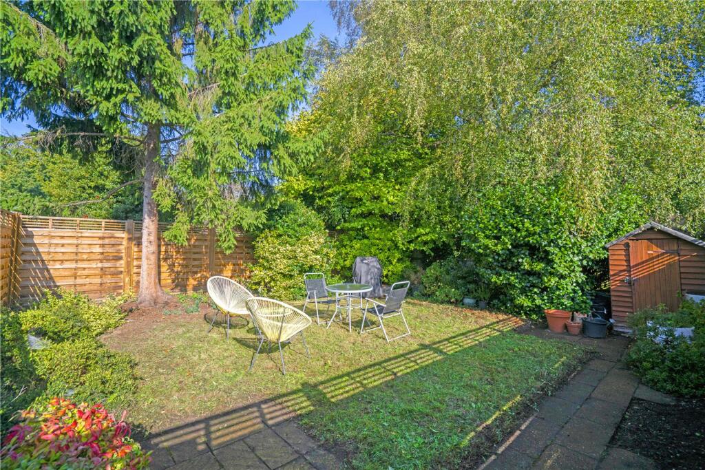 Shaef Way, Teddington, Middlesex, TW11 photo 4