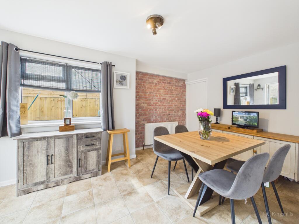 House in Lane End, Buckinghamshire - More