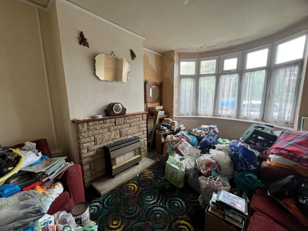 House in Walsall, West Midlands - More