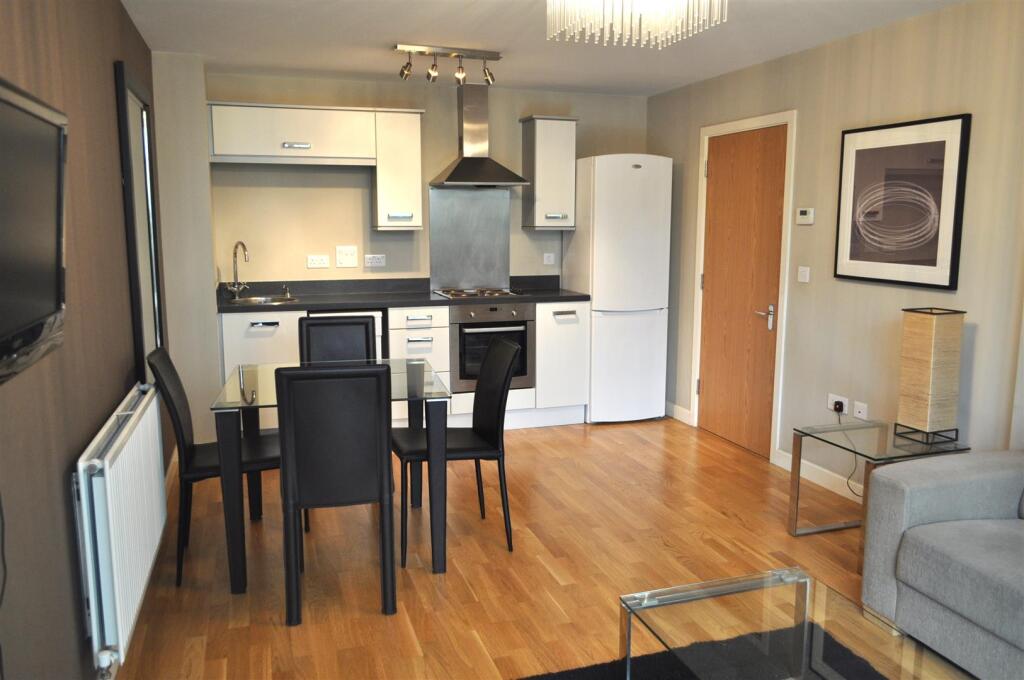 Apartment in Twickenham - More