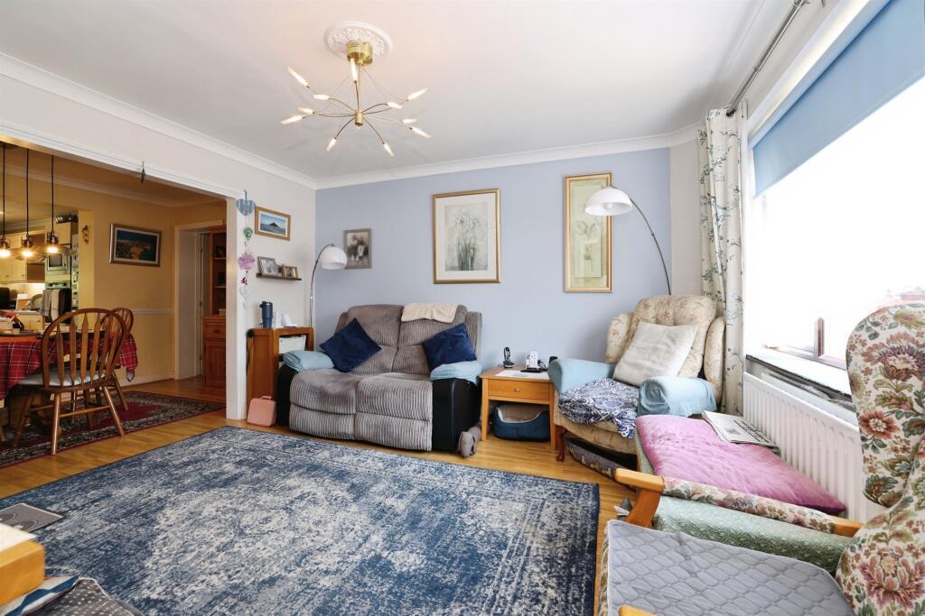 Hillside Drive, Gomeldon, Salisbury photo 4