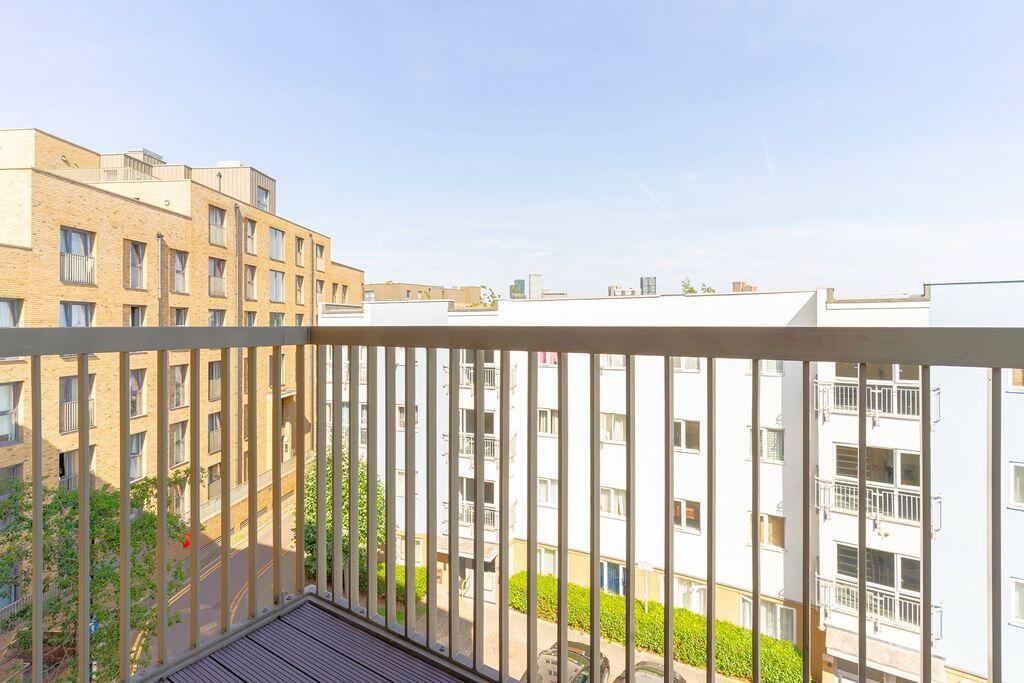 Apartment in London - View 5