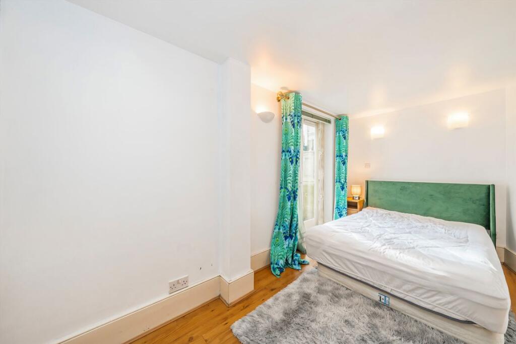 Apartment in London - View 5