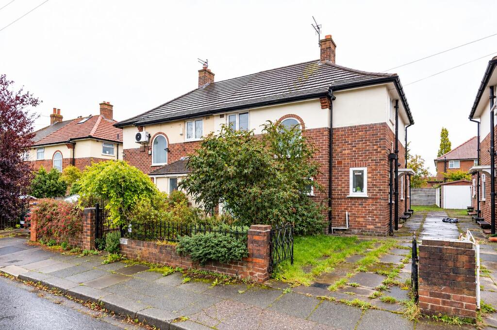 3-bed semi-detached on Fountains Road, Stretford, Manchester, M32, £300,000