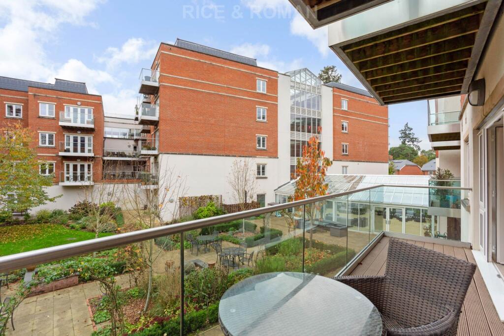 Lynwood Village, Ascot photo 2