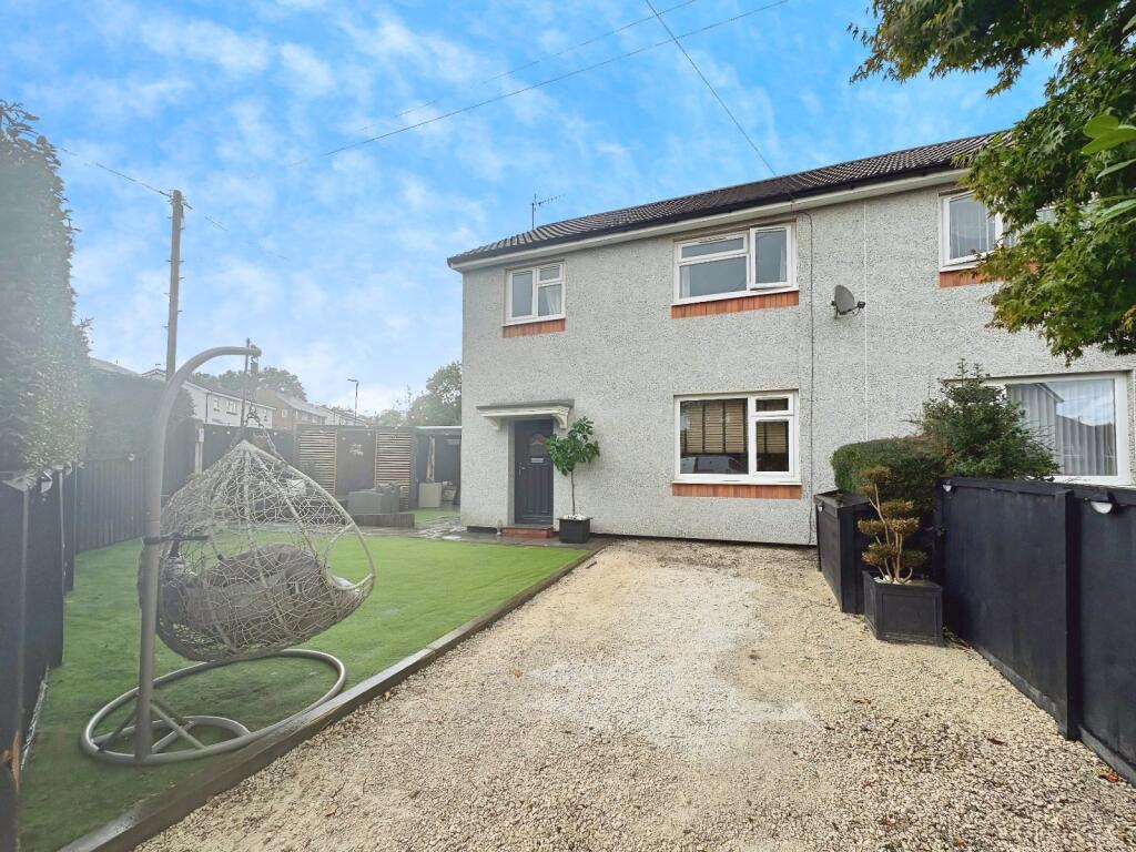 3-bed semi-detached on Loundes Road, Unstone, Dronfield, Derbyshire, S18, £210,000