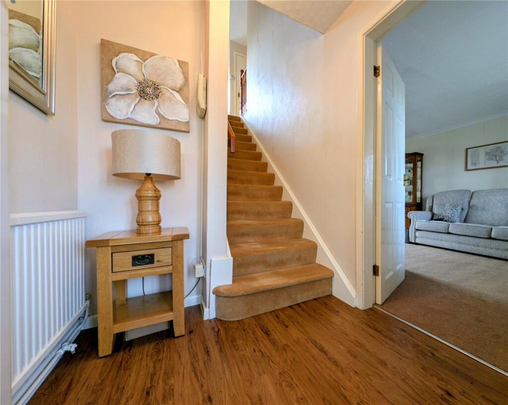 Morton Road, Harvington, Kidderminster, Worcestershire, DY10 photo 4