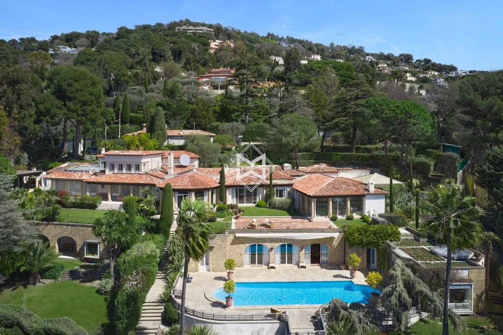 Main image of property: Provence-Alps-Cote d`Azur, Alpes-Maritimes, Cannes
