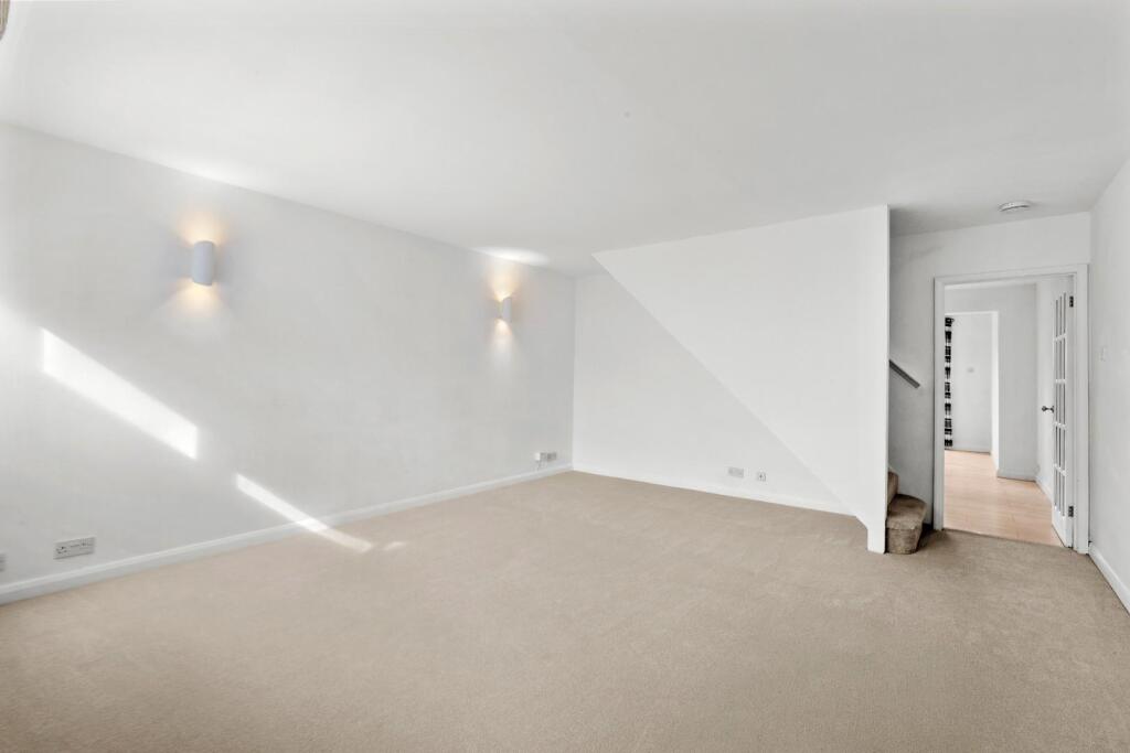 House in Hemel Hempstead, Amersham-on-the-hill, Amersham - View 3
