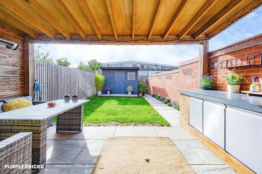 Lakeside Avenue, Kings Langley, WD4 photo 3