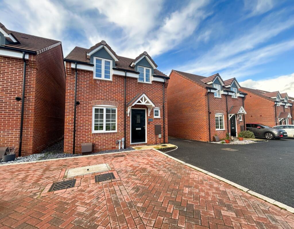 3-bed detached on Geranium Croft, Biggleswade, SG18, £375,000