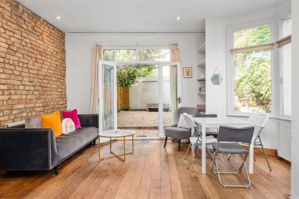 Apartment in London - More