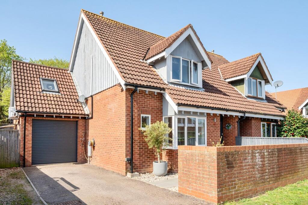 Main image of property: Turners Farm Crescent, Hordle, SO41