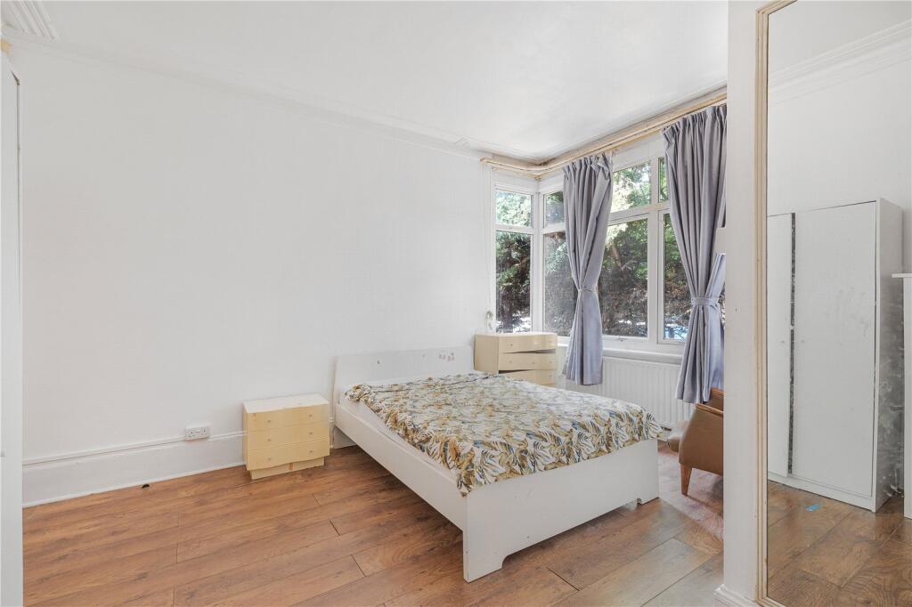 Apartment in London - More