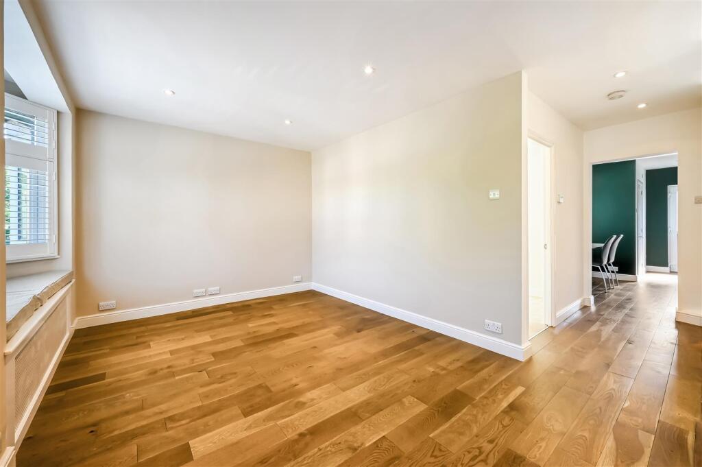 Apartment in London - More