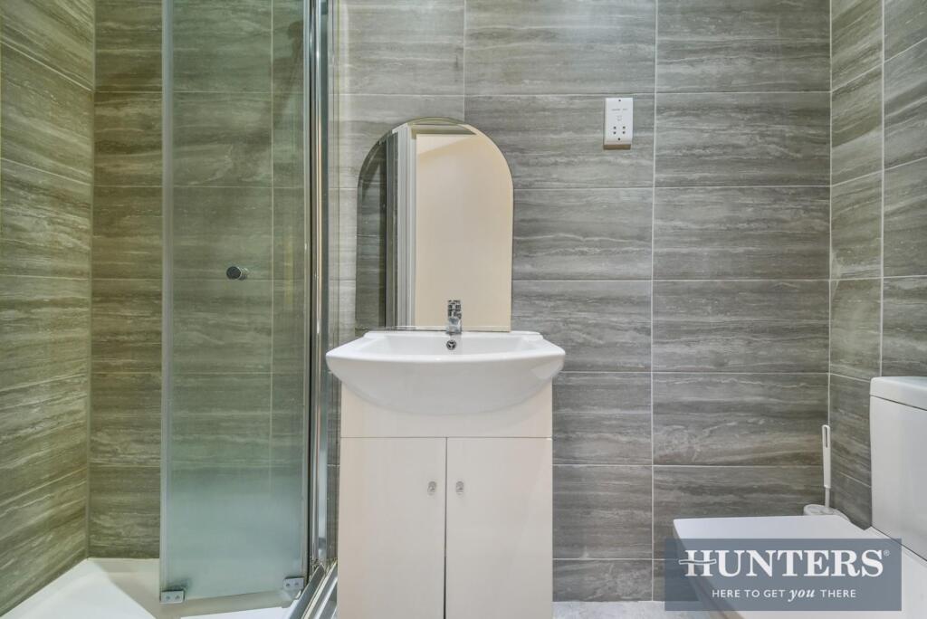 Apartment in London, Worton - View 3