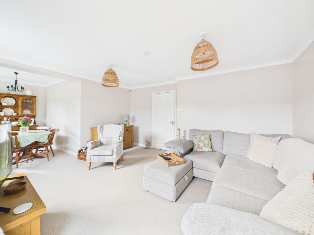 Langton Close, Battle, TN33 photo 3