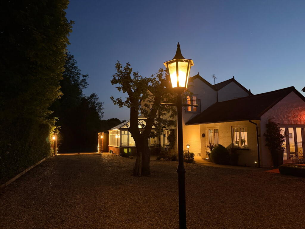 Blacknest Road, Bentley, GU34 4PT photo 4